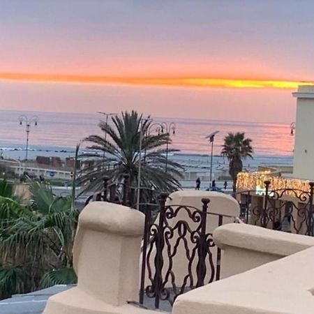 Rome, Beautiful Apartment In A Vintage Building Lido di Ostia Bagian luar foto
