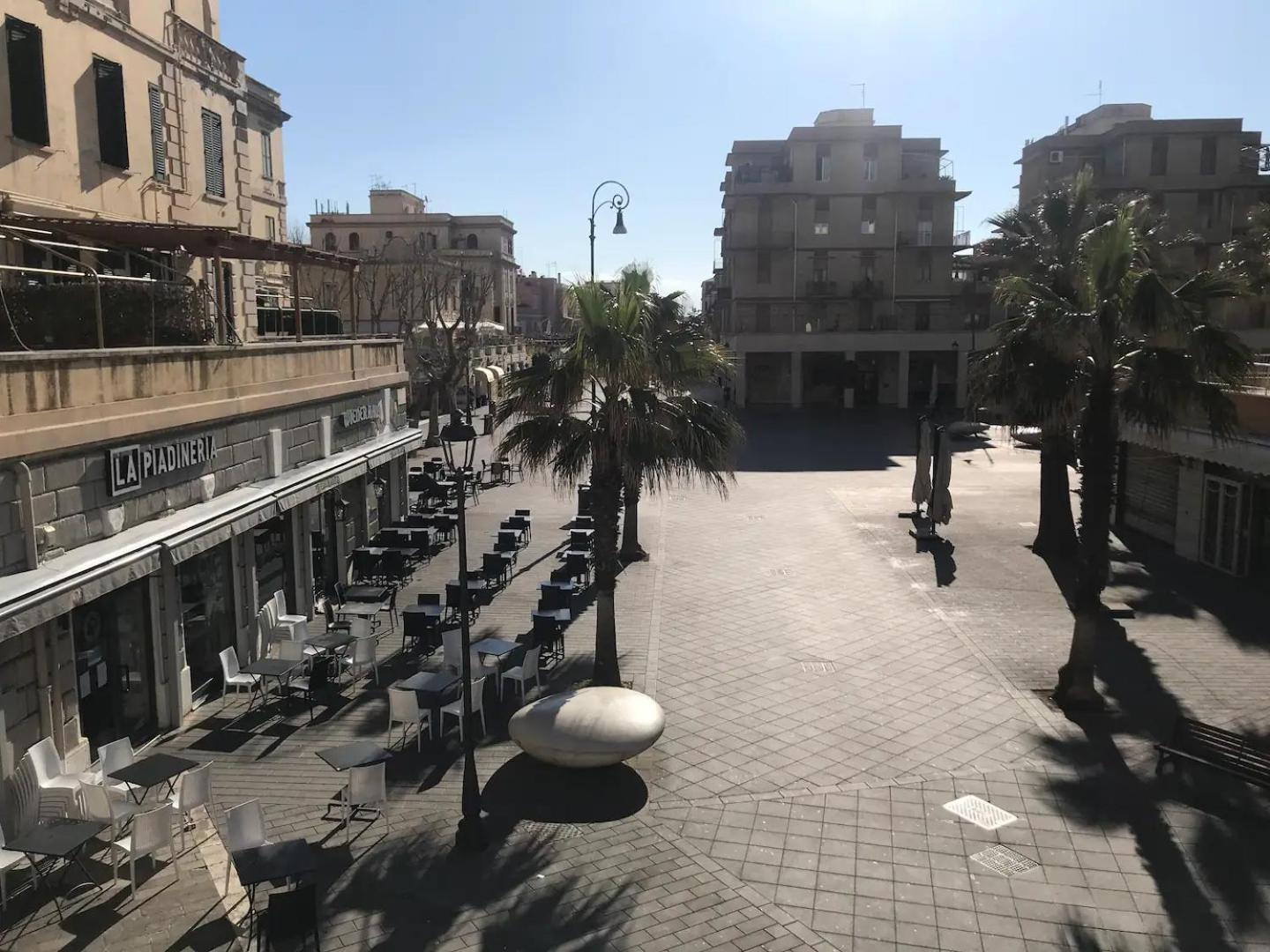 Rome, Beautiful Apartment In A Vintage Building Lido di Ostia Bagian luar foto