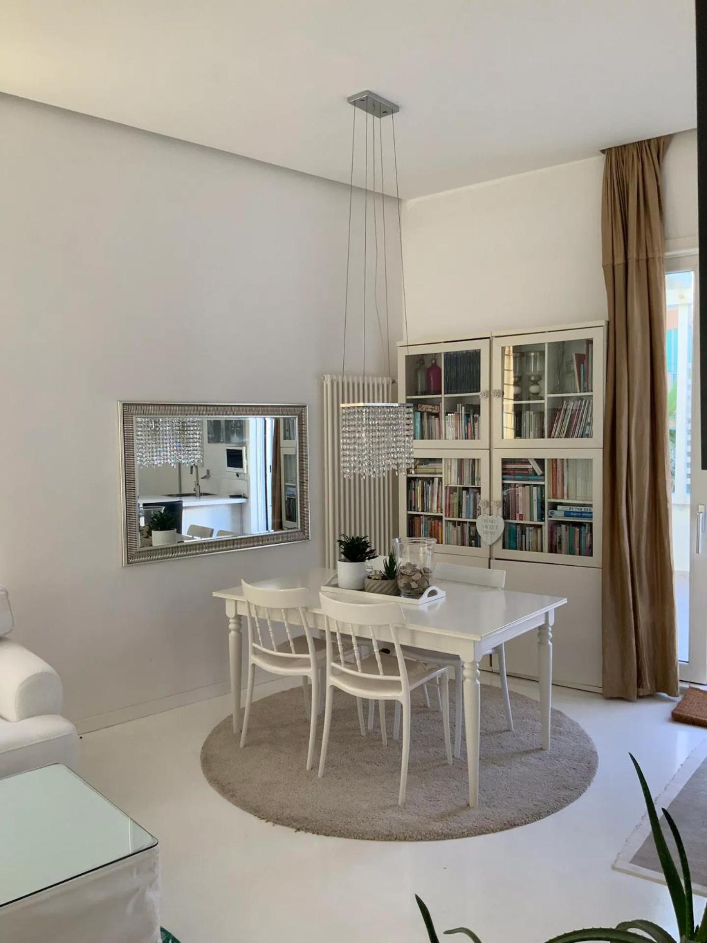 Rome, Beautiful Apartment In A Vintage Building Lido di Ostia Bagian luar foto
