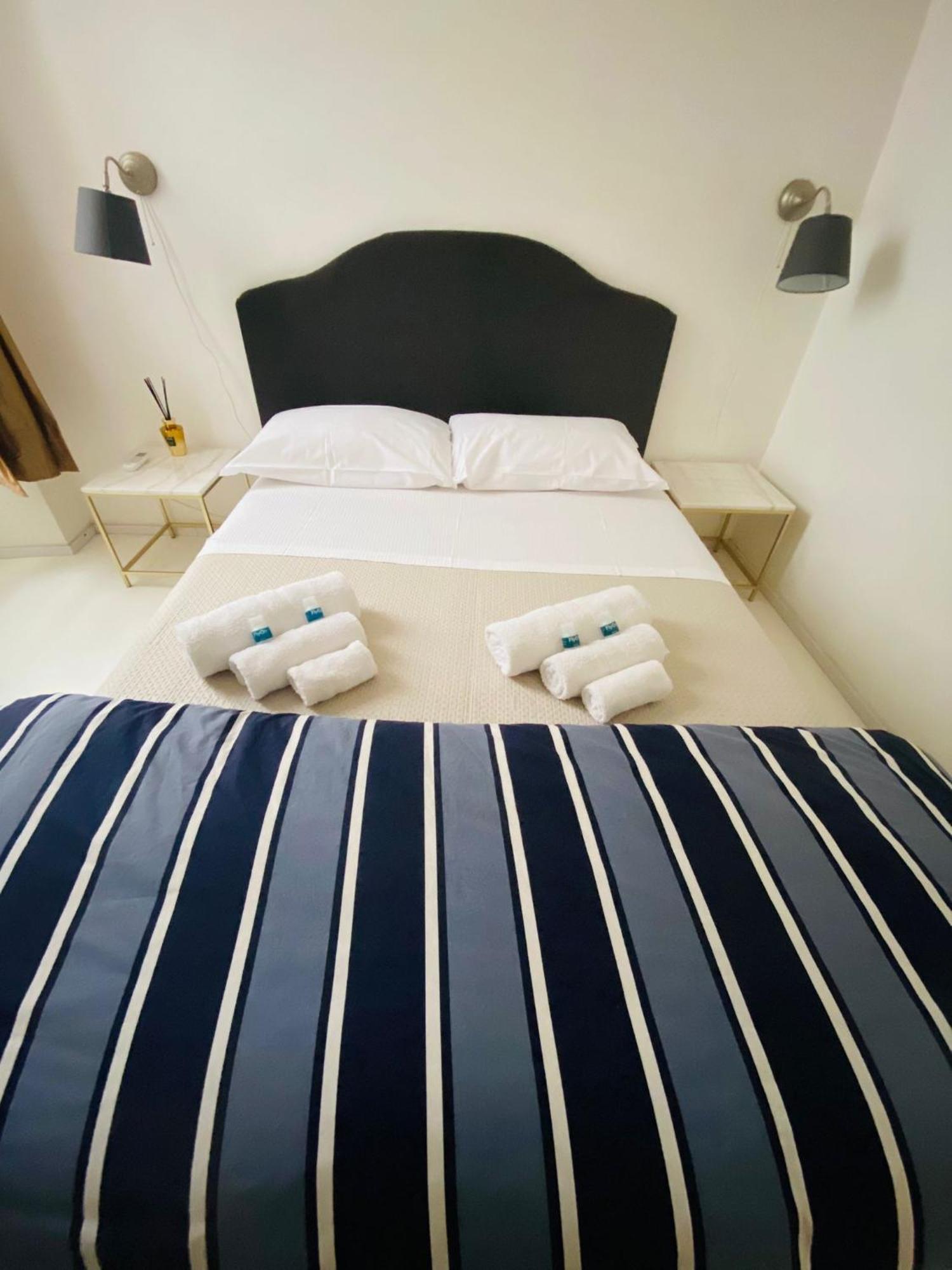 Rome, Beautiful Apartment In A Vintage Building Lido di Ostia Bagian luar foto