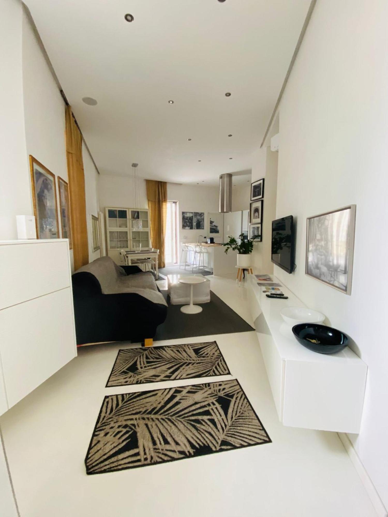 Rome, Beautiful Apartment In A Vintage Building Lido di Ostia Bagian luar foto