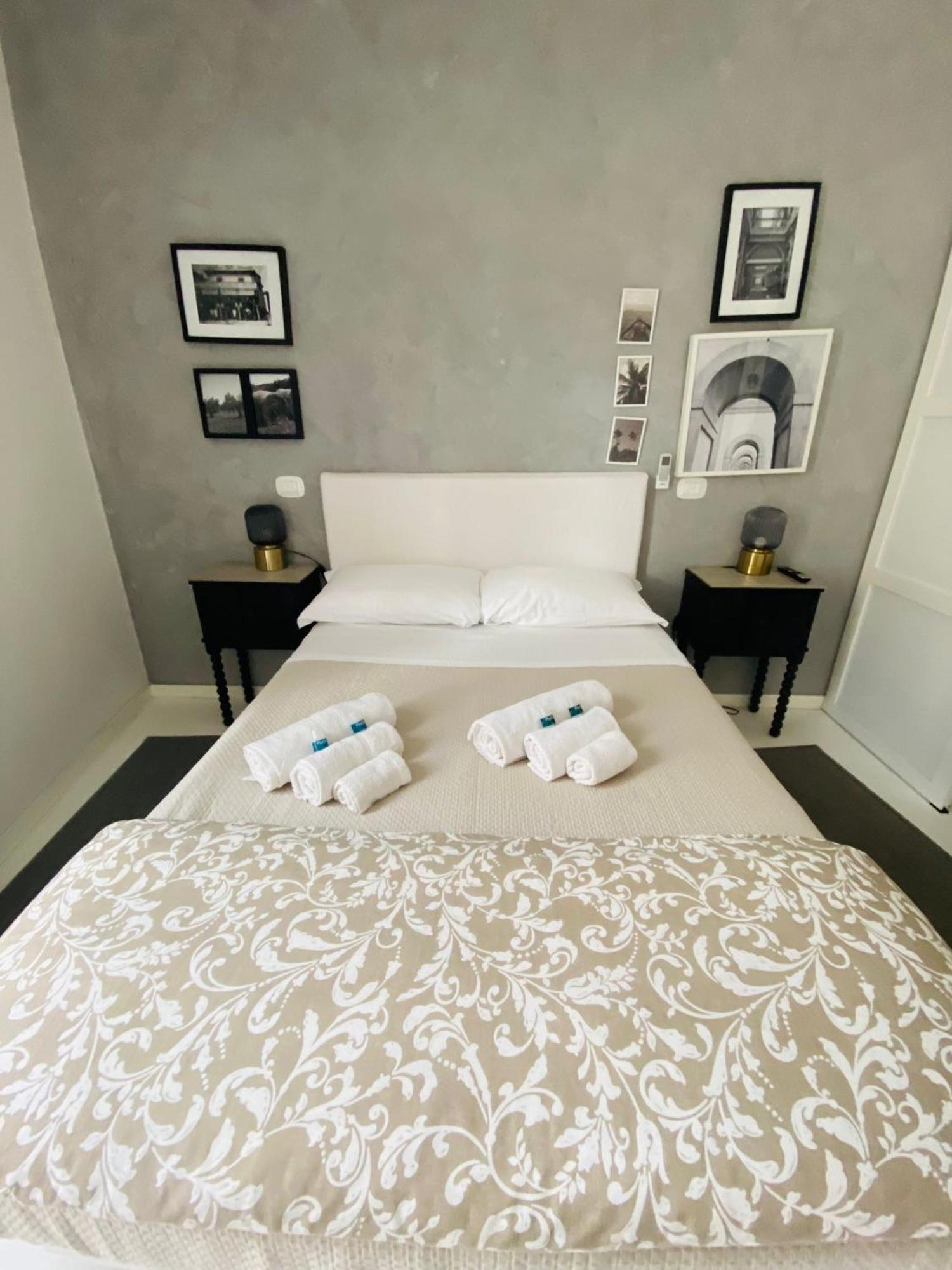 Rome, Beautiful Apartment In A Vintage Building Lido di Ostia Bagian luar foto